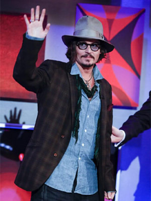  Johnny Depp at J. Ross 表示する