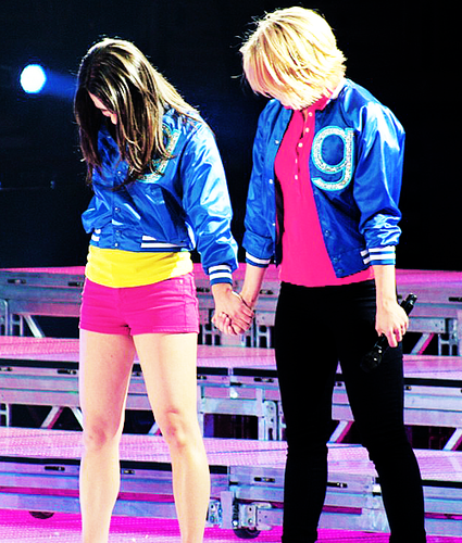  Lea&Dianna {Glee Live! 2011}