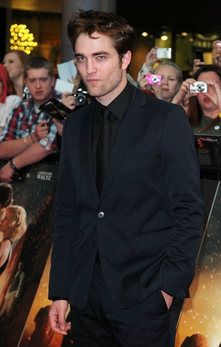  New pics from WFE premiere in Лондон