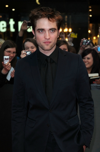  New pics from WFE premiere in London