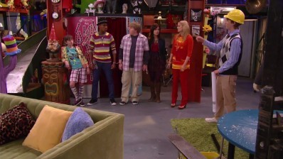  Sonny With a Chance cast in the благодарность HOUSE!!!