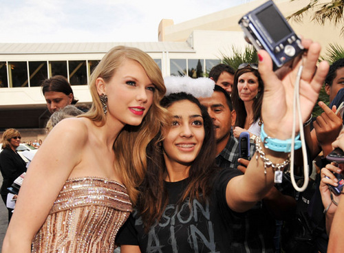 Taylor Swift at the 2011 Billboard Music Awards
