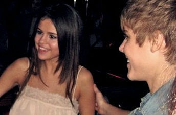  selena filiming 爱情 你 LIKE A 爱情 song yesterday justin with sel
