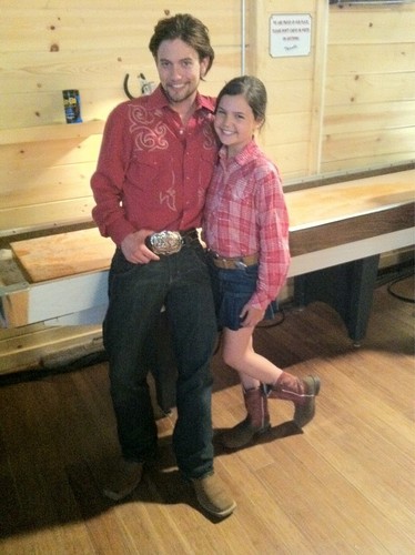  ‘Cowgirls N’ Angels’ behind the scenes litrato of Jackson and Bailee Madison