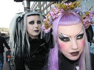 Goth Make up inspiration - The Anadin Brothers - Adora BatBrat video ...