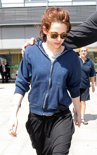  Arriving in London (May 24, 2011).