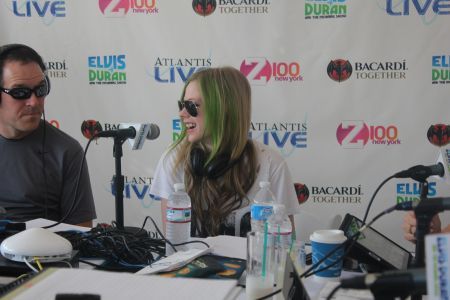  Avril Lavigne - Z100 Interview with Elvis Duran!