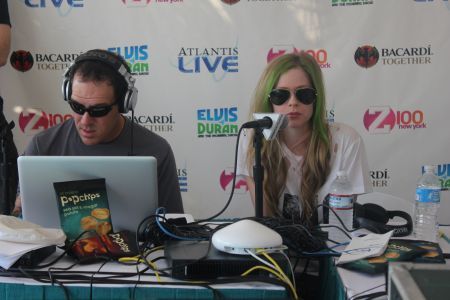 Avril Lavigne - Z100 Interview with Elvis Duran!