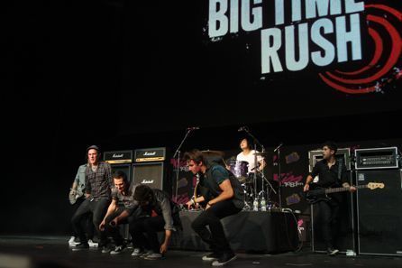  Big time rush at the Kiss 108 концерт in boston