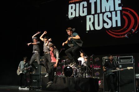  Big time rush at the キッス 108 コンサート in boston