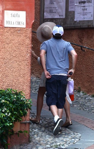  Blake Lively & Leonardo DiCaprio in Portofino, Italy.