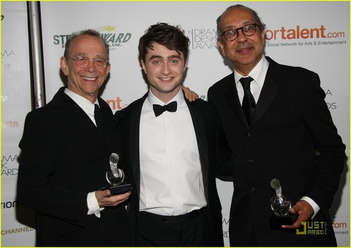  Daniel Radcliffe: Drama 机, デスク Awards!