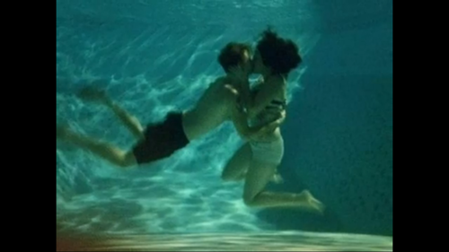  E&B kissing under the sea