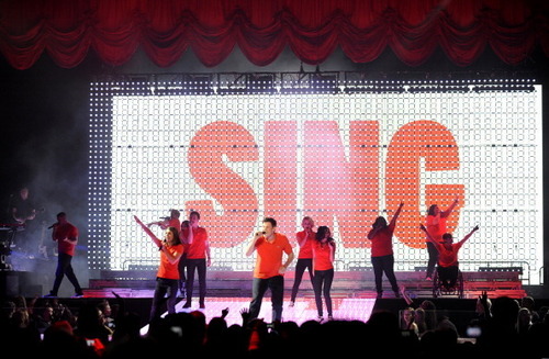  Glee Live in Sacramento
