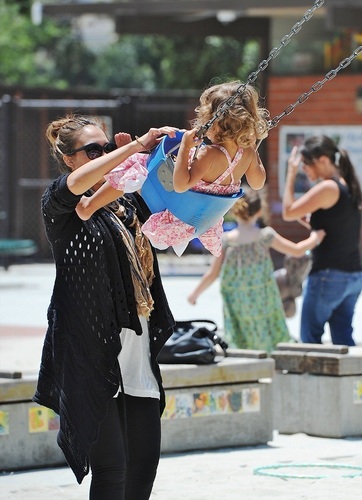  Jessica - Coldwater Canyon Park in Beverly Hills - May 21, 2011
