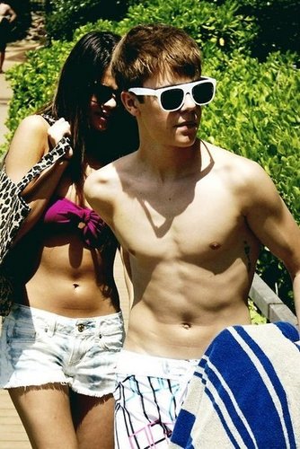 Justin and Selena (L)