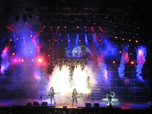  kiss in show, concerto