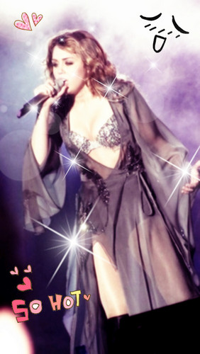  Miley Cyrus Photoshop