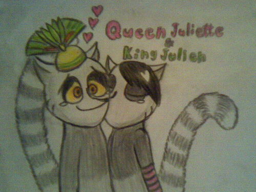  কুইন Juliette and King Julien :))