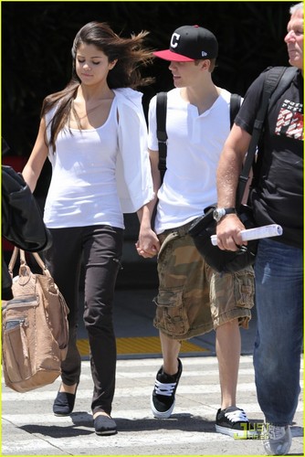  Selena Gomez & Justin Bieber: Hawaii समुद्र तट दिन