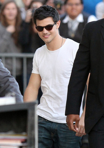  Taylor Lautner Arriving For Jimmy Kimmel Live!