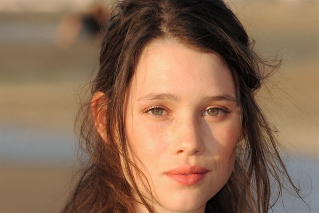 Astrid Berges-Frisbey - Philip & Syrena Photo (22473041) - Fanpop