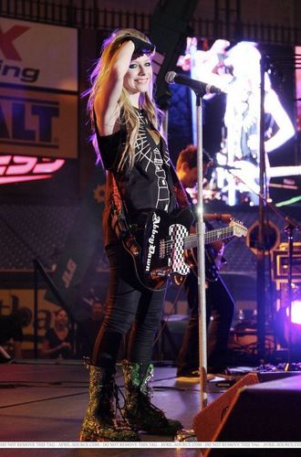  Avril live at the Rays Game [28th May 2011] Florida.