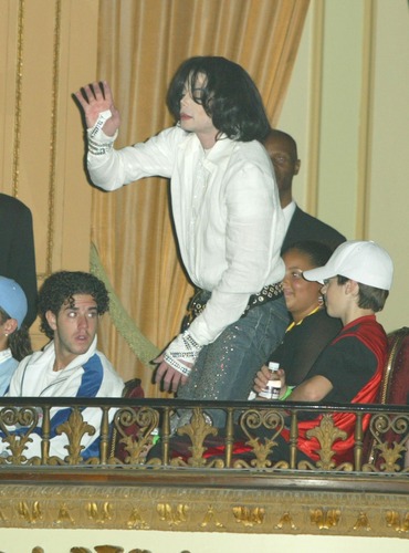 Celebration of amor (Michael's 45th Birthday Party 2003)