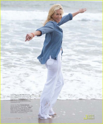  Chelsea Handler Covers 'Hamptons' Memorial ngày Issue