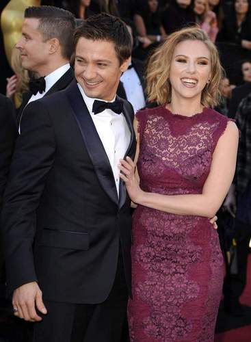  Jeremy and Scarlett Johansson at the 2011 Oscars