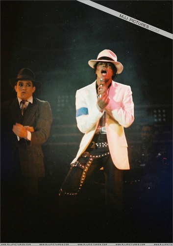  MJ's Bad Tour Pictures =]
