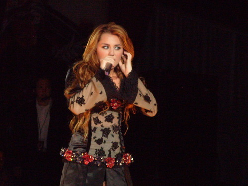  Miley - Gypsy corazón Tour (2011) - On Stage - Mexico City, Mexico - 26th May 2011