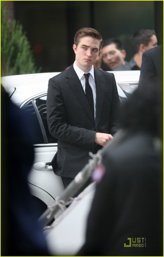 Robert Pattinson On Set of 'Cosmopolis'!