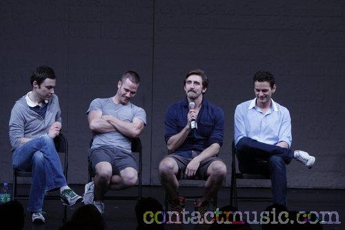  The Normal corazón Holds Special Talkback