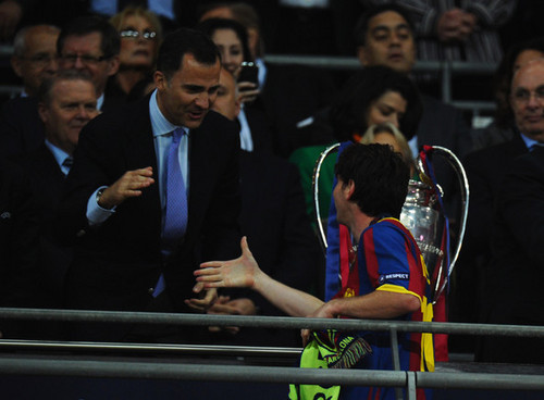  Barcelona Return início Brilhante Victoria With Champions League Trophy (Lionel Messi)