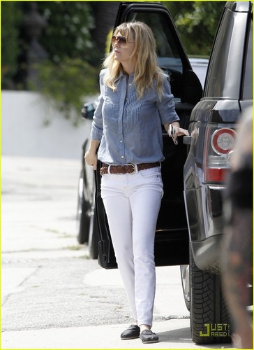  Ellen Pompeo out & about in L.A. with Stella 6/2/11