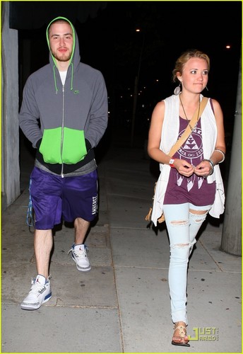  Emily Osment: abendessen datum with Mike Posner!
