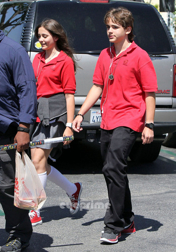  HQ-Prince and Paris On Their Way To Schauspielen Class 5/31/2011