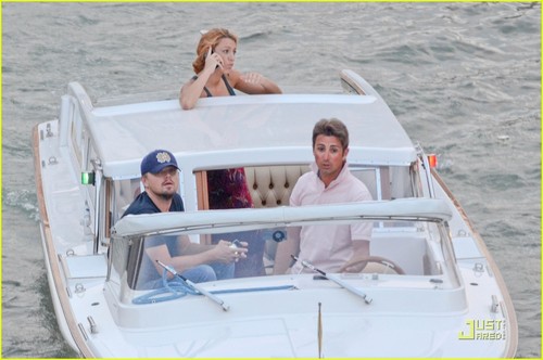  Leonardo DiCaprio & Blake Lively: Water Taxi Twosome
