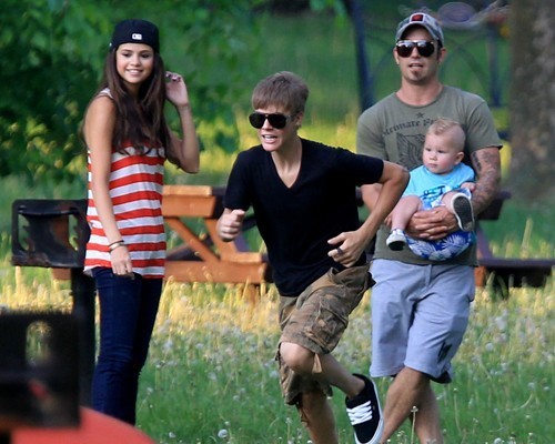  Selena - At A Park With Justin Bieber In Ontario - May 31, 2011