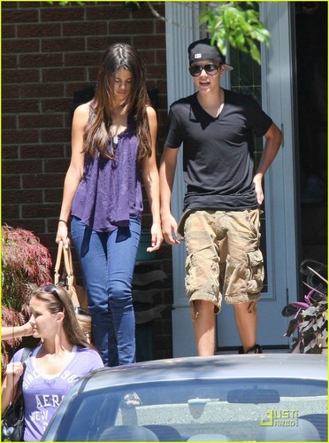  Selena Gomez & Justin Bieber: Toronto Twosome