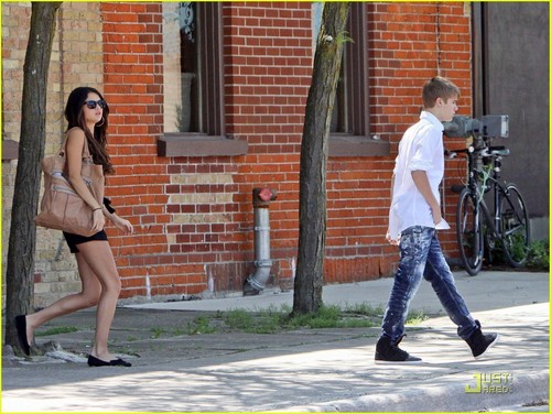  Selena Gomez: Justin Bieber's bóng đá Sweetheart