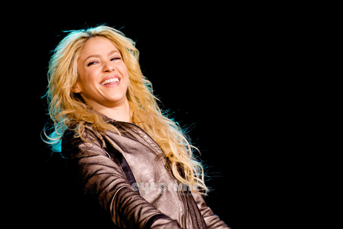 Shakira Performs live in Concert in Madrid, June 3