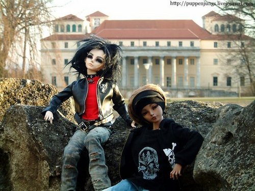  Tom&Bill as dolls!;-)