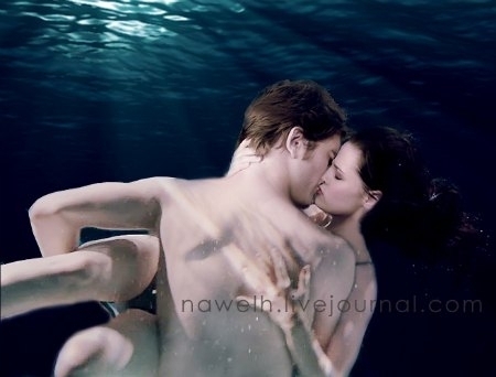  breaking-dawn-edward-bella-underwater-kiss