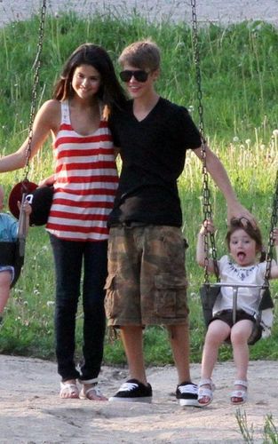  justin introduces selena to his family