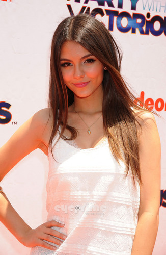  “iParty With Victorious” Screening in Hollywood