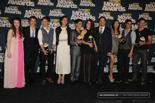  2011 音乐电视 Movie Awards [Press Room] - June 5