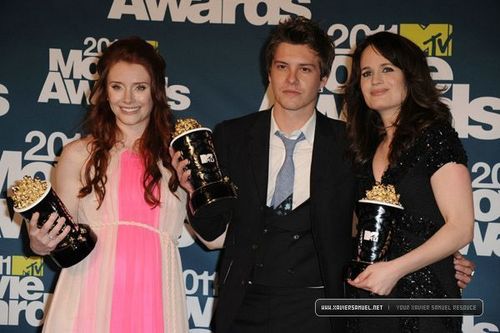  2011 এমটিভি Movie Awards [Press Room] - June 5