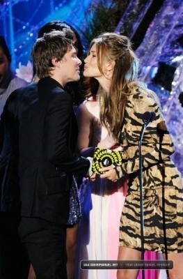  2011 এমটিভি Movie Awards [Show] - June 6